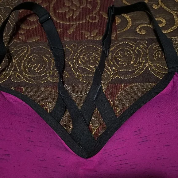 Under Armour Padded Compression Sports Bra - Picture 3 of 5